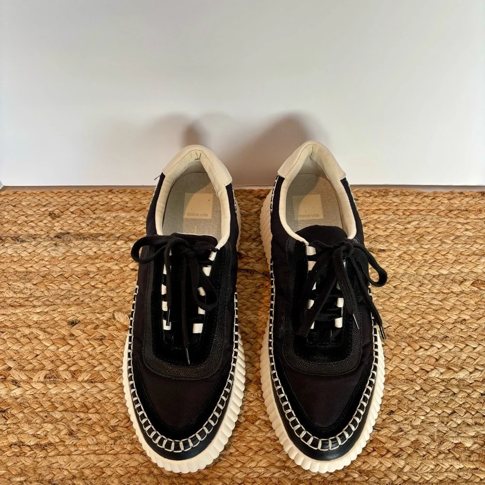 Like New Dolce Vita Dolen Nylon Sneaker in black Womens Sz (10) - Picture 5 of 9